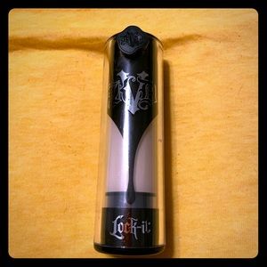 Kat Von D Lock-It Liquid Foundation